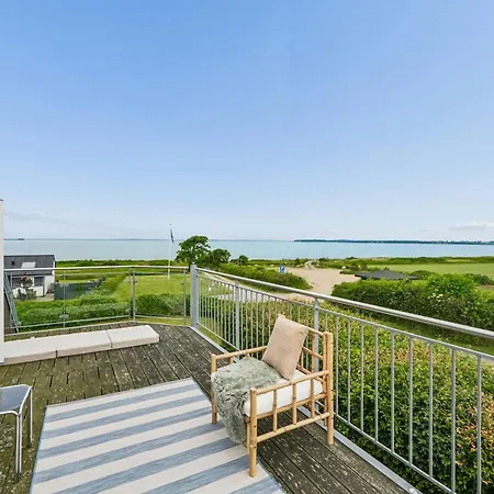 Lovely With Amazing Sea View *