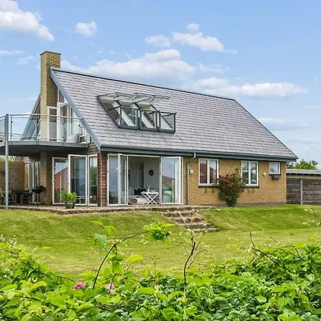 Lovely With Amazing Sea View Holiday home